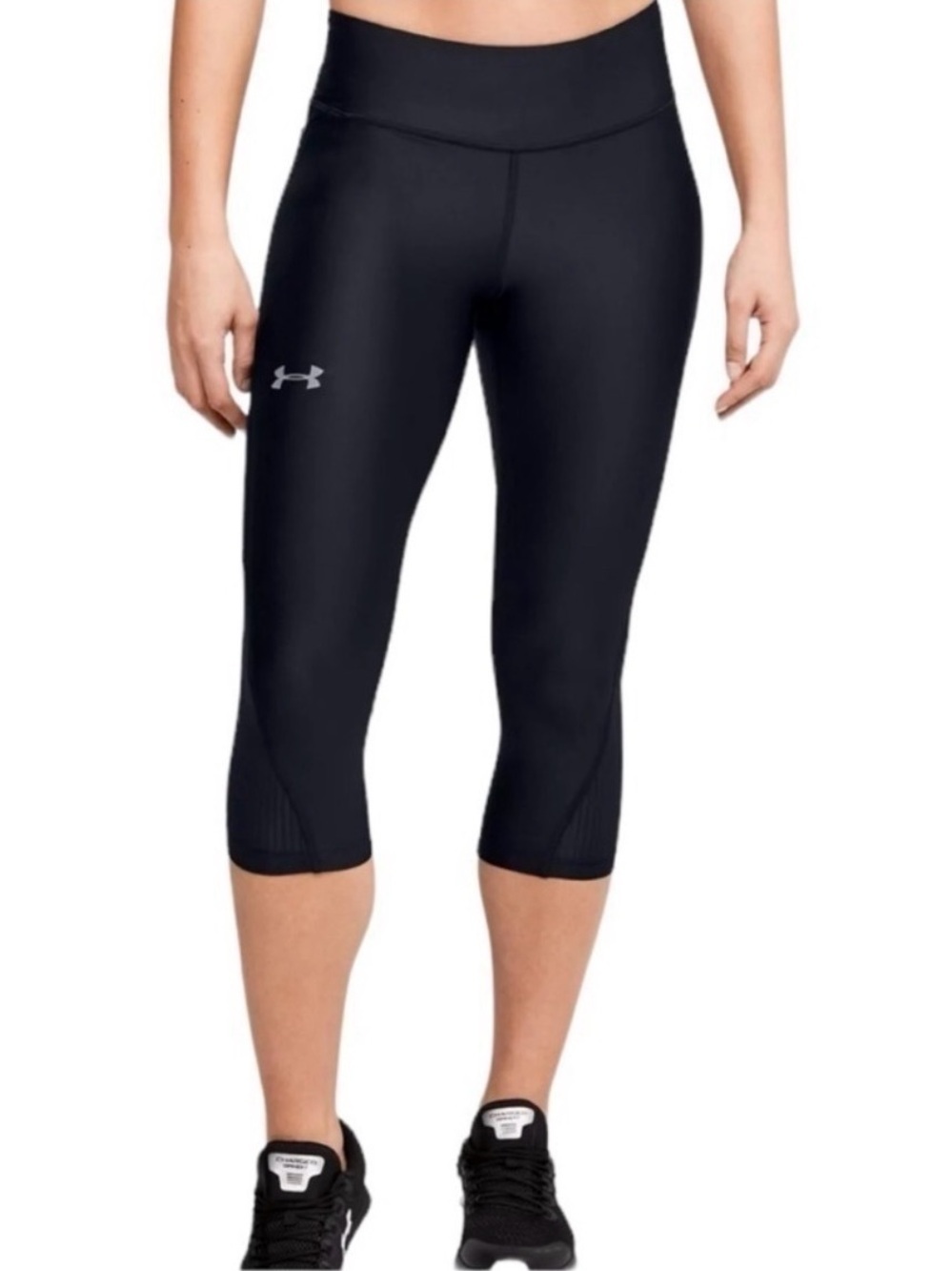 Under Armour HeatGear Textured Panel
Cropped Training Leggings
Black size M